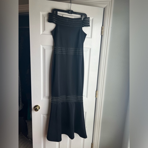 Venus long black mermaid dress sz 6 - Picture 1 of 8